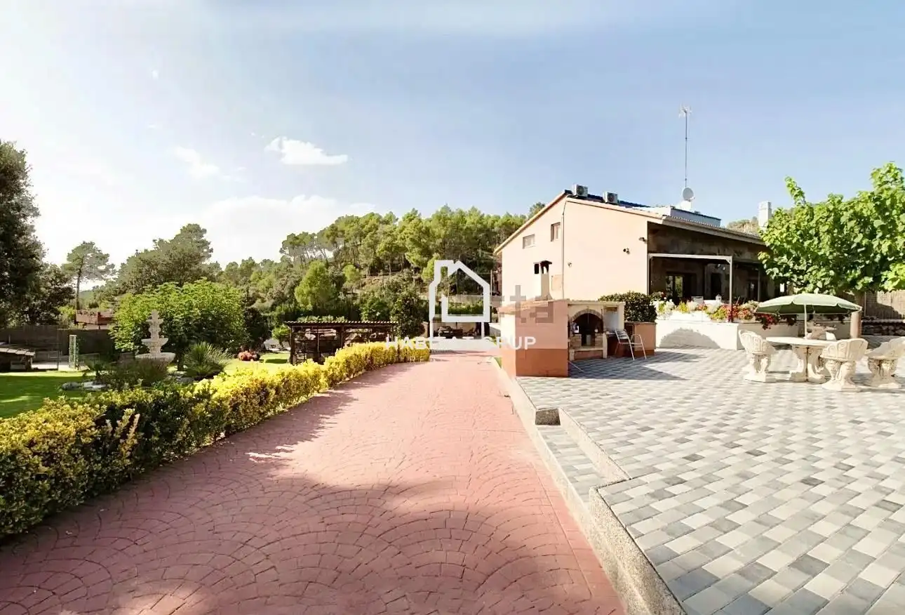 Jardí de Casa o xalet en venda en Castellnou de Bages amb Aire condicionat, Calefacció i Jardí privat