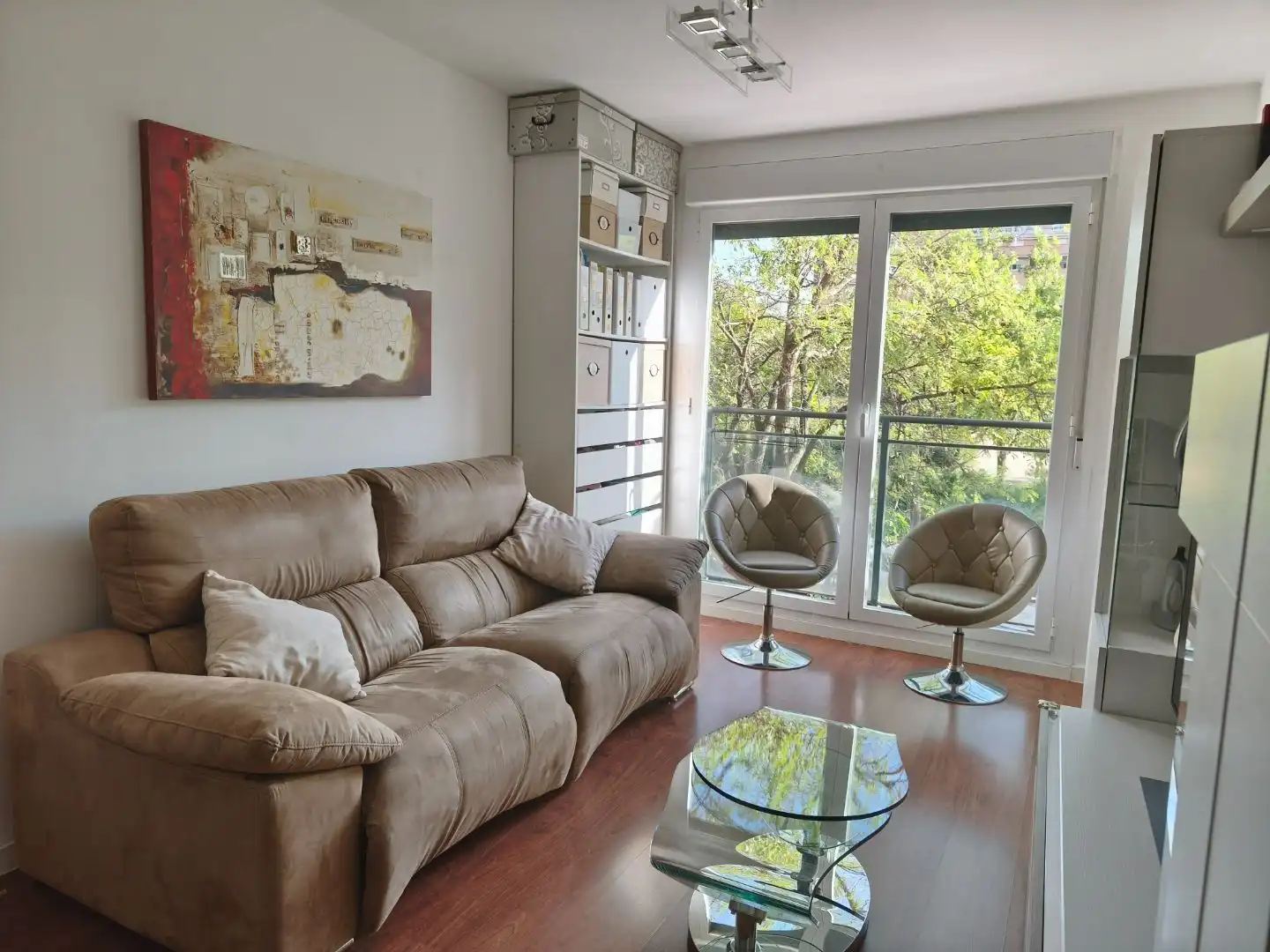 Living room of Flat for sale in  Madrid Capital  with Air Conditioner and Balcony