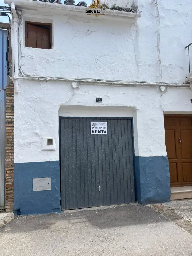 Vista exterior de Casa adosada en venda en Alcaudete