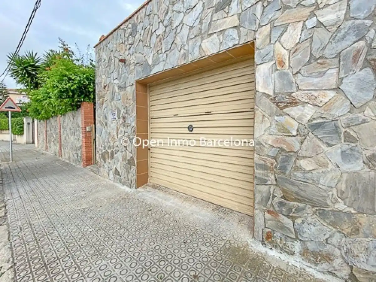 Houses for sale in Avenida MONTSENY, Mas d'En Serra - Els Cards