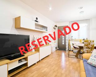 Living room of Single-family semi-detached for sale in  Barcelona Capital  with Air Conditioner, Terrace and Balcony