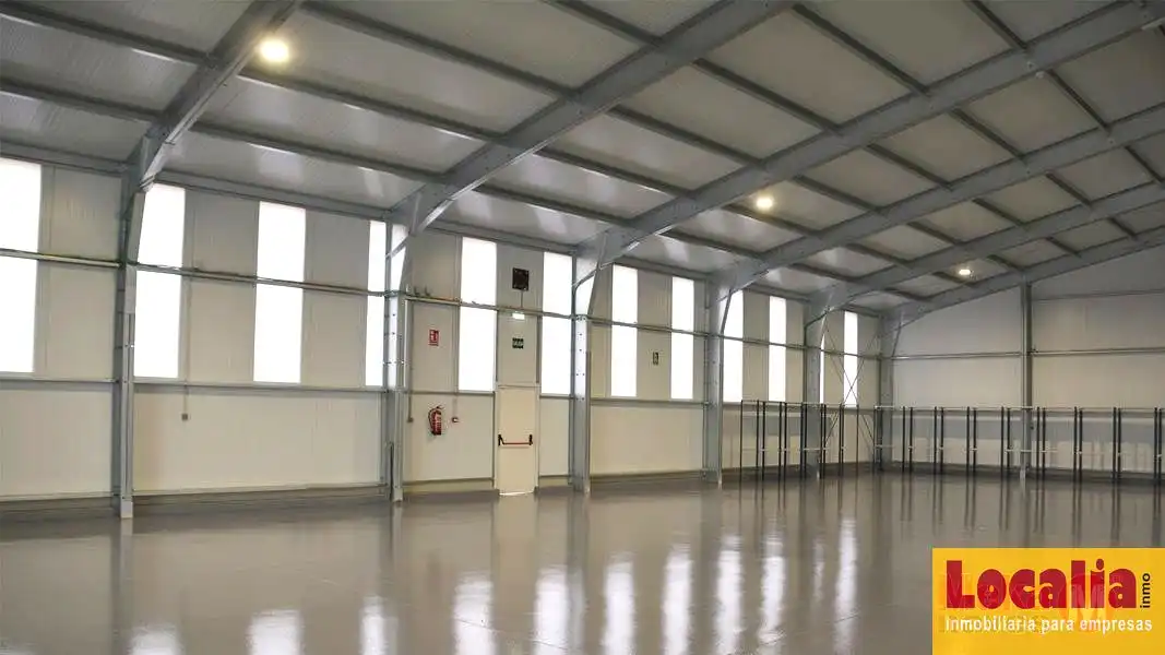 Nave industrial in affitto a La Albericia, imagen 3