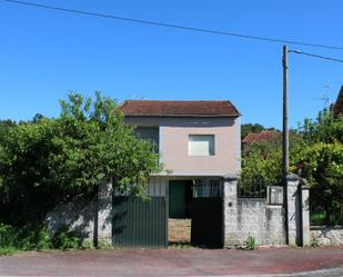 Vista exterior de Casa o xalet en venda en Vilagarcía de Arousa amb Balcó