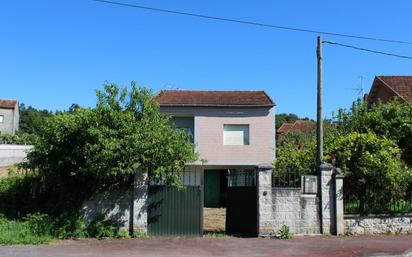 Vista exterior de Casa o xalet en venda en Vilagarcía de Arousa amb Balcó
