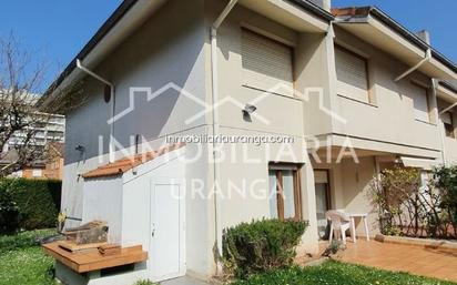 Vista exterior de Casa o xalet en venda en Laredo amb Terrassa i Piscina