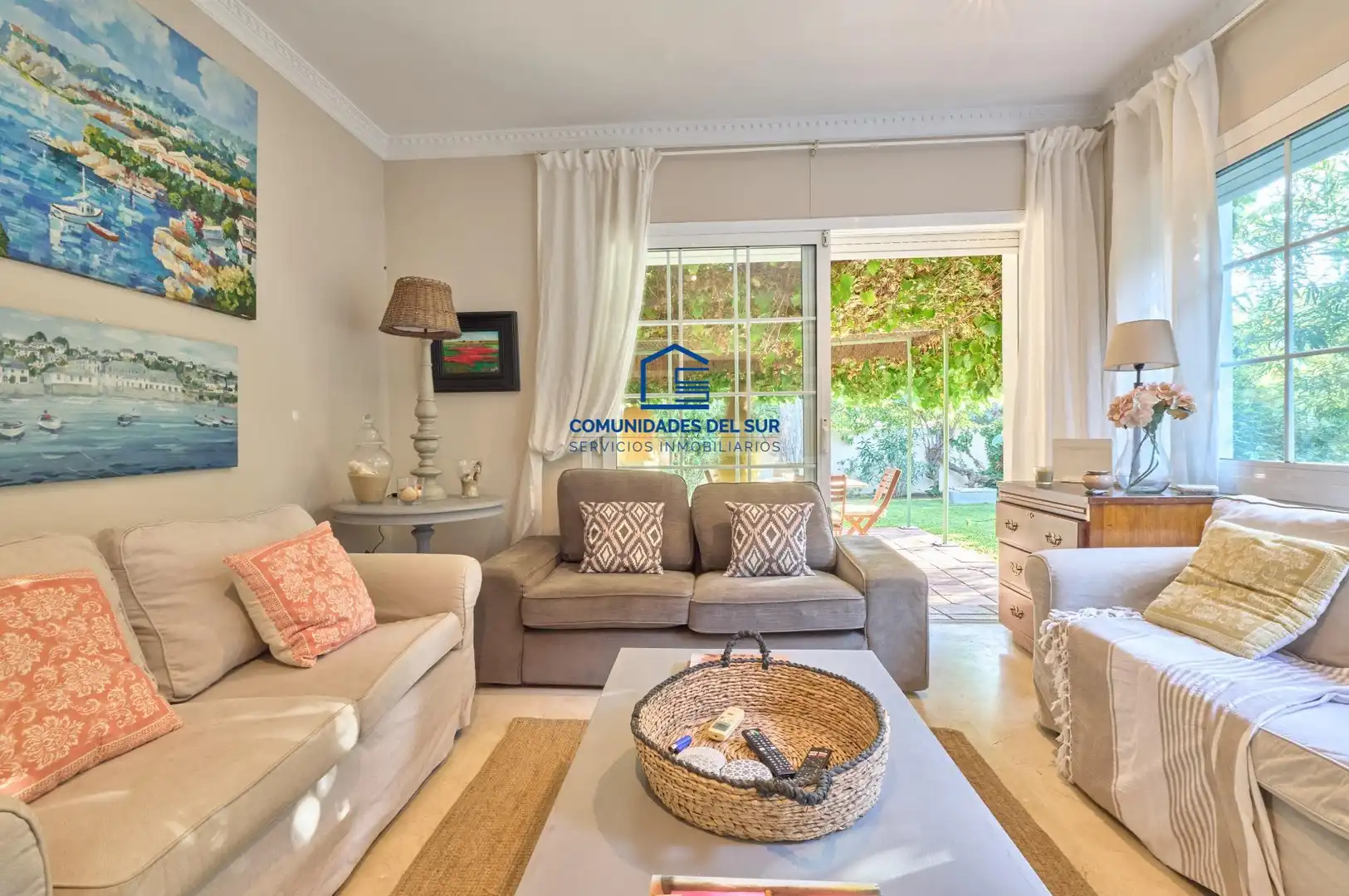 Sala d'estar de Casa o xalet en venda en El Puerto de Santa María amb Aire condicionat, Jardí privat i Terrassa