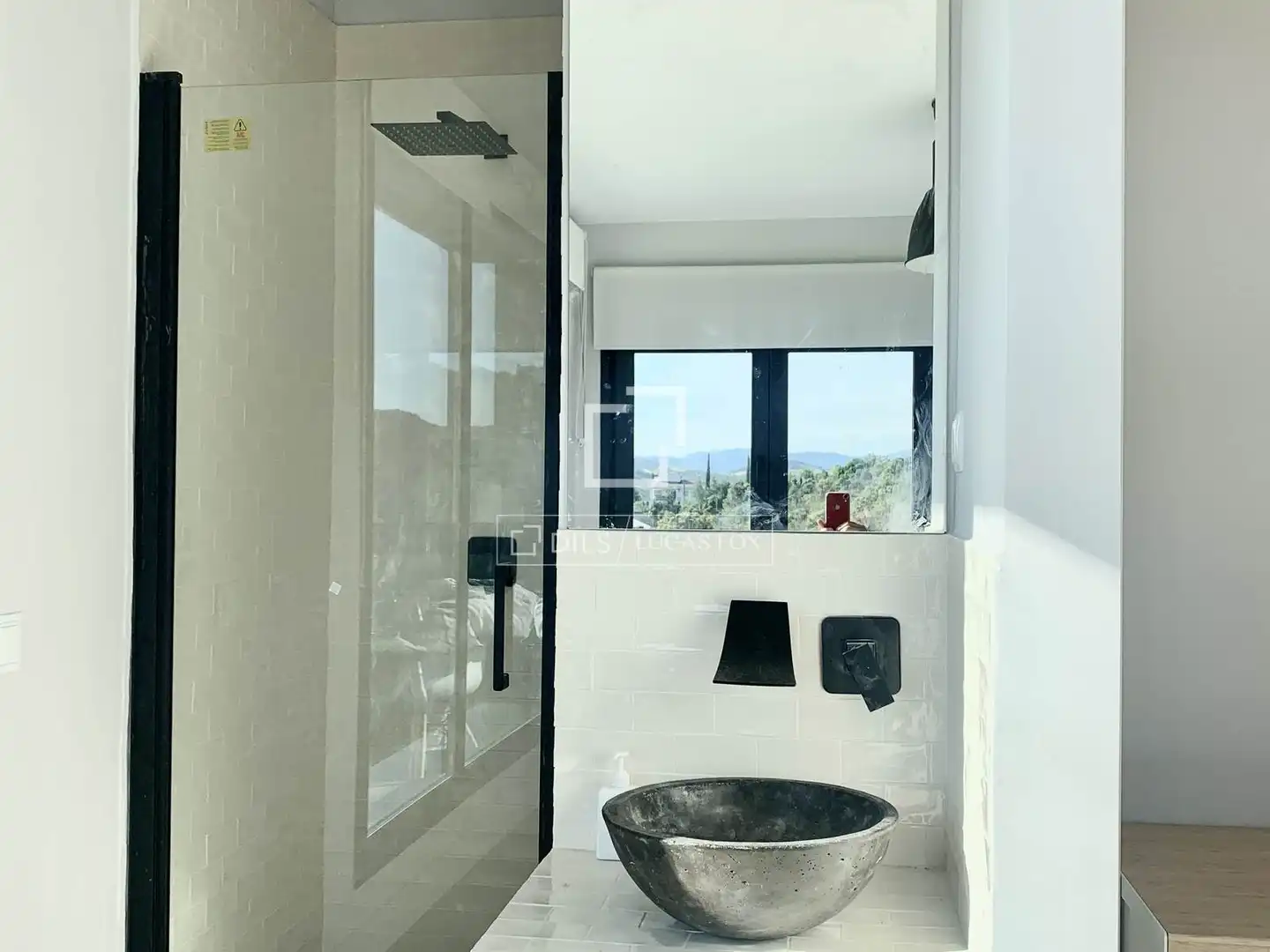 Bany de Casa o xalet en venda en Torremocha de Jarama amb Calefacció, Jardí privat i Terrassa