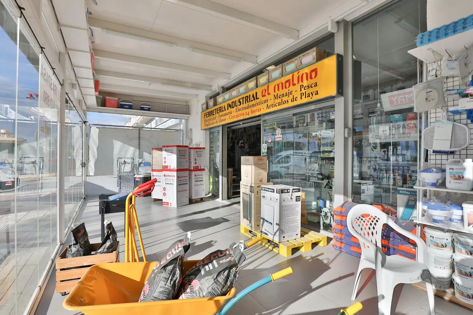 Local en venta en Carboneras
