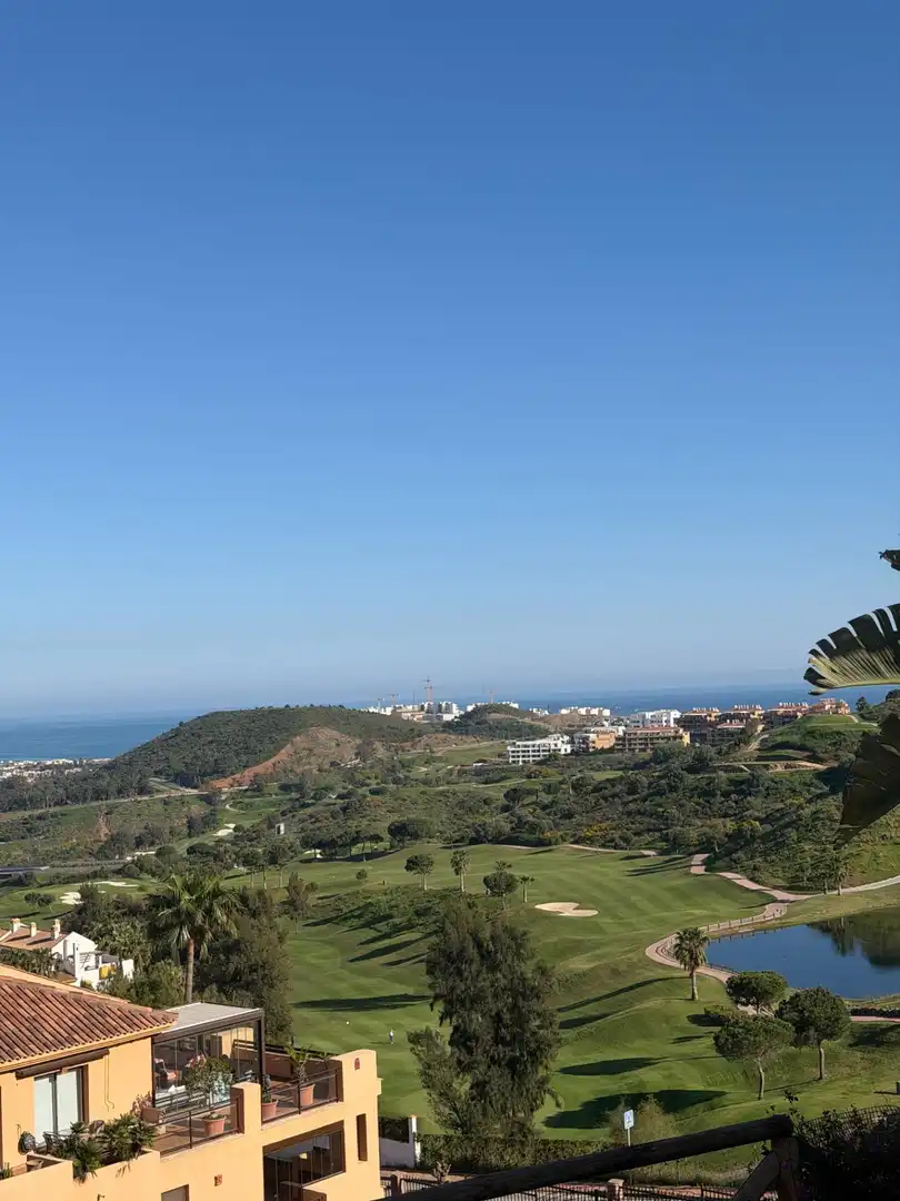 Vista exterior de Ático en venta en Mijas con Aire acondicionado, Jardín privado y Trastero