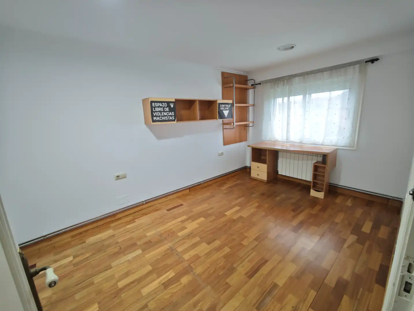 Habitación de Piso en venta en Ordes con Calefacción, Parquet y Trastero