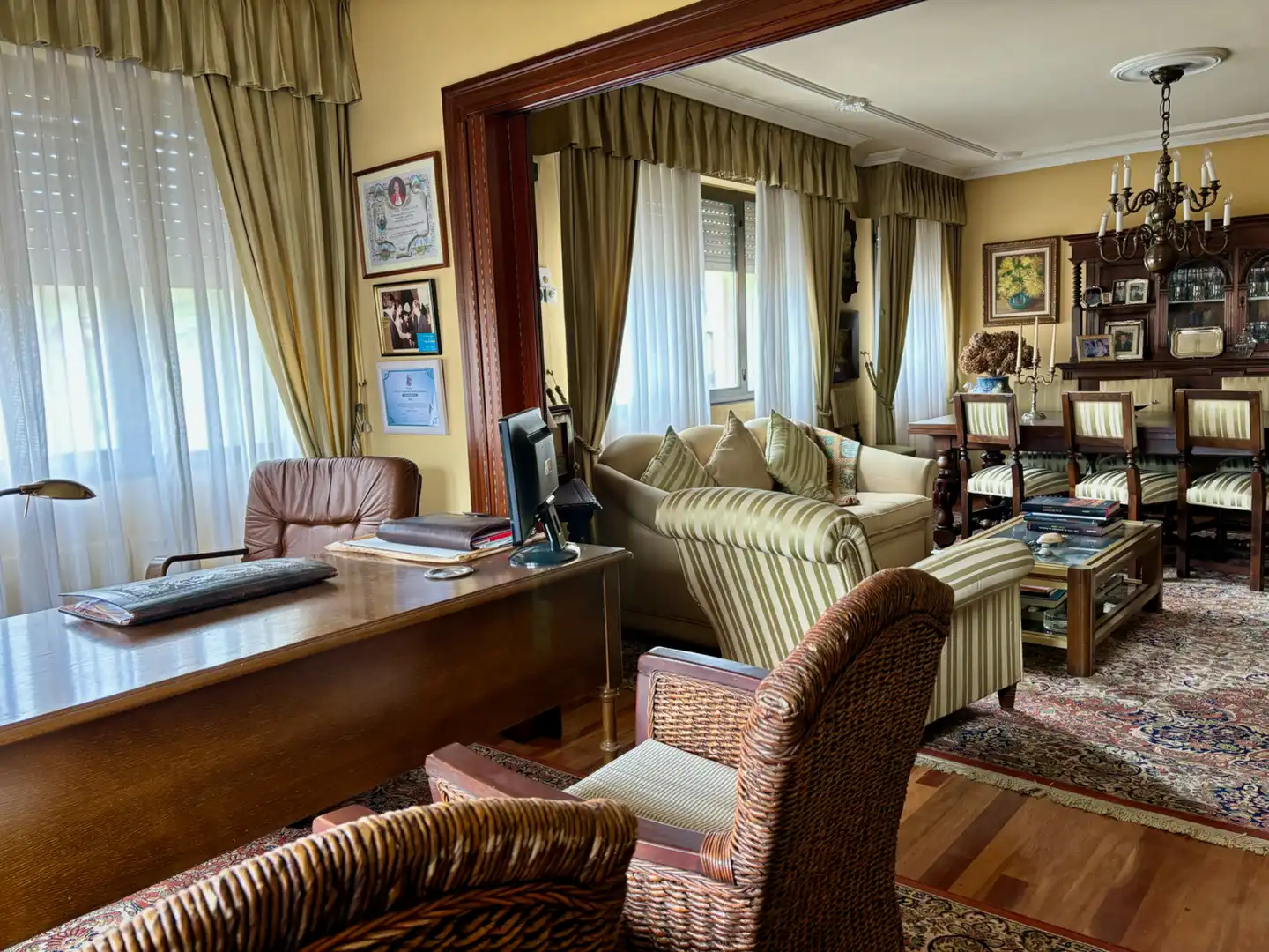 Sala de estar de Edificio en venta en Piloña