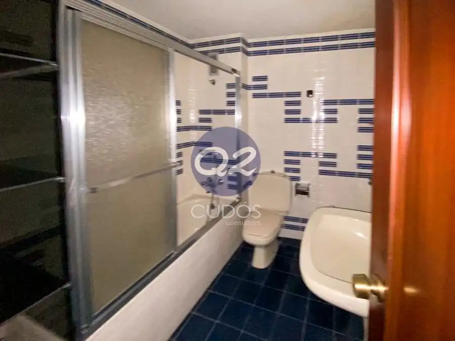 Bathroom of Flat for sale in Balaguer  with Air Conditioner, Heating and Parquet flooring