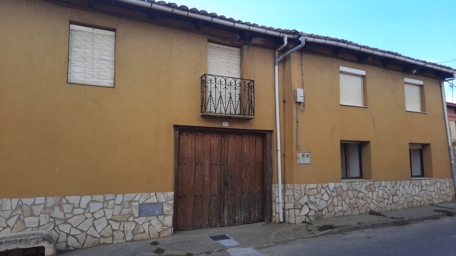 Country house for sale in Valdefresno