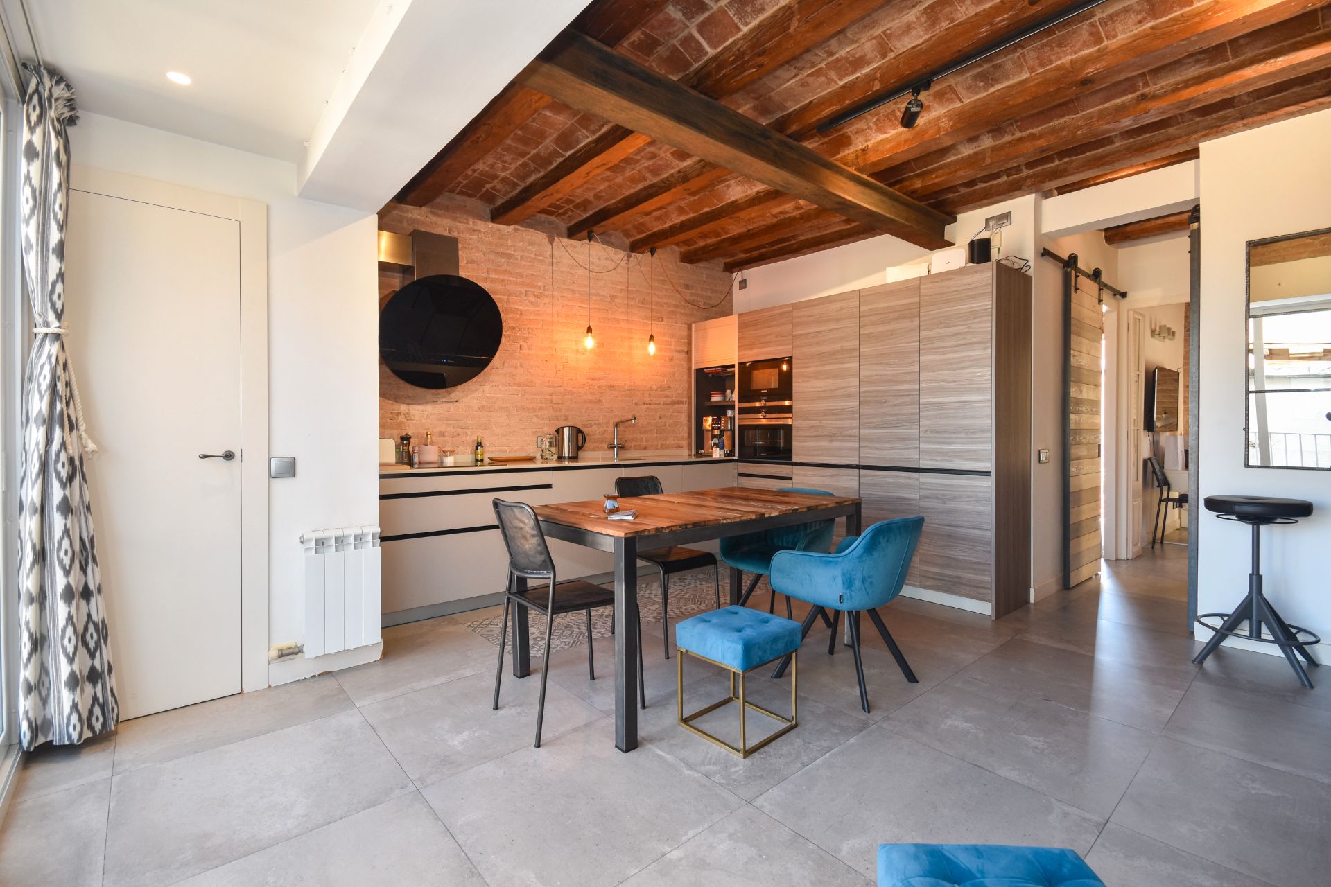 Kitchen of Apartment for sale in  Barcelona Capital  with Air Conditioner, Parquet flooring and Oven