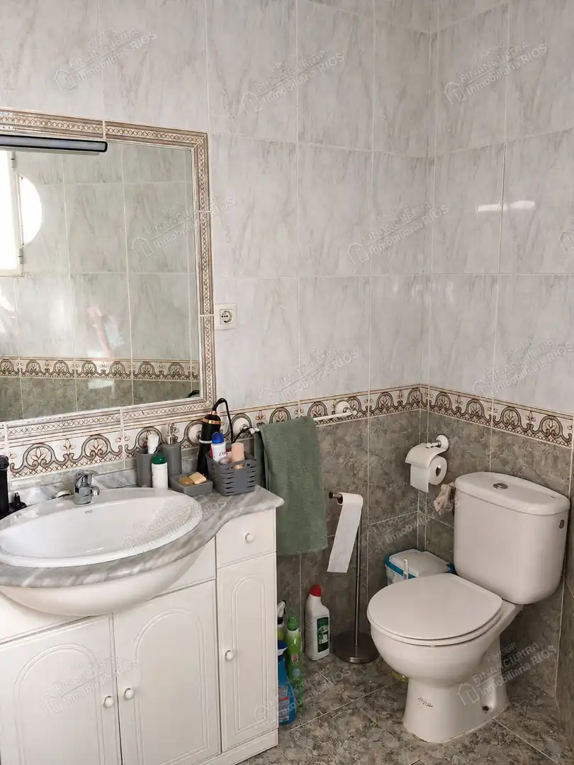 Bany de Casa o xalet en venda en Alcalá de Guadaira amb Aire condicionat i Terrassa