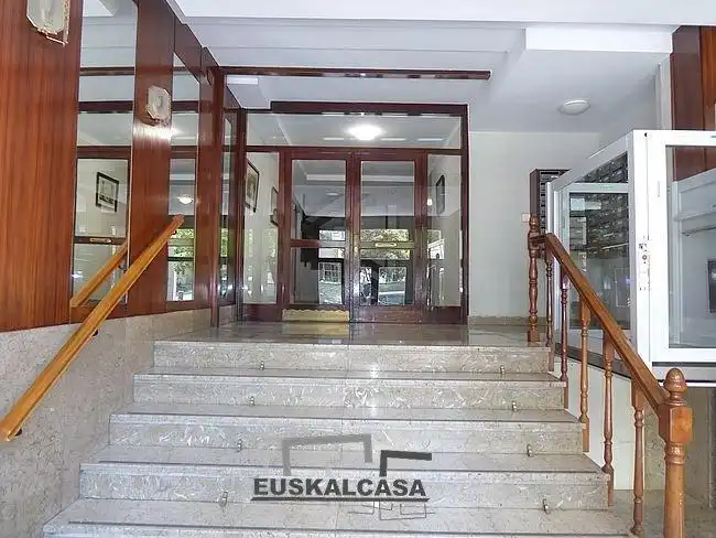 Apartamento en venta en Bilbao  con Trastero y Balcón