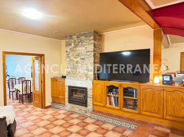 Casa con balcón en venta en Calle MARE DE DEU DE LA SALUT