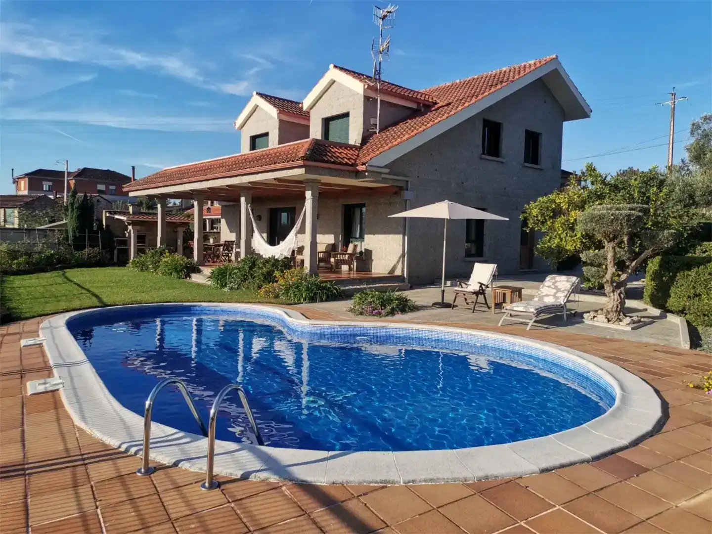 Piscina de Casa o xalet en venda en Tomiño amb Piscina i Balcó