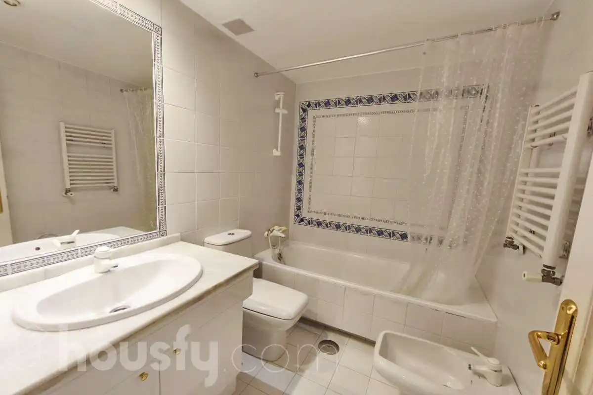 Baño de Piso de alquiler en Madrid con Aire acondicionado, Calefacción y Terraza