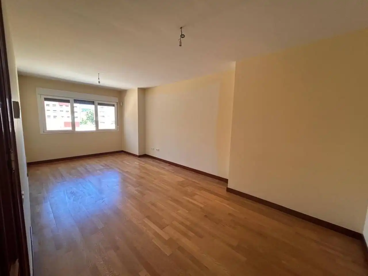 Sala d'estar de Pis en venda en Burgos amb Calefacció, Parquet i Traster
