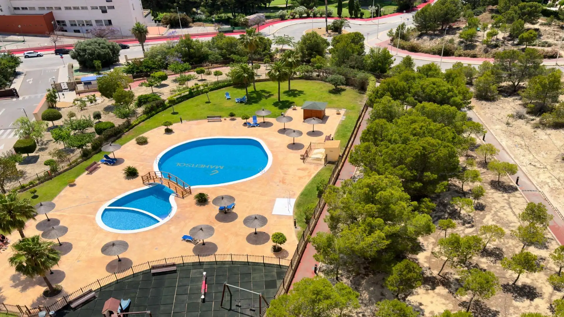 Piscina de Piso en venta en Benidorm con Aire acondicionado, Jardín privado y Terraza