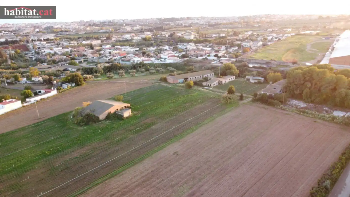 Finca rústica en venta en Vilanova i la Geltrú con Jardín privado y Terraza