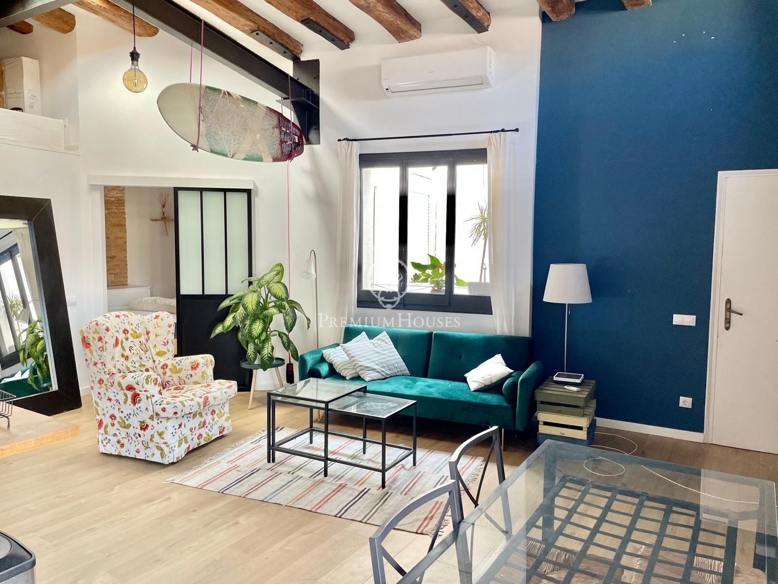 Sala de estar de Ático en venta en  Barcelona Capital con Aire acondicionado, Parquet y Terraza