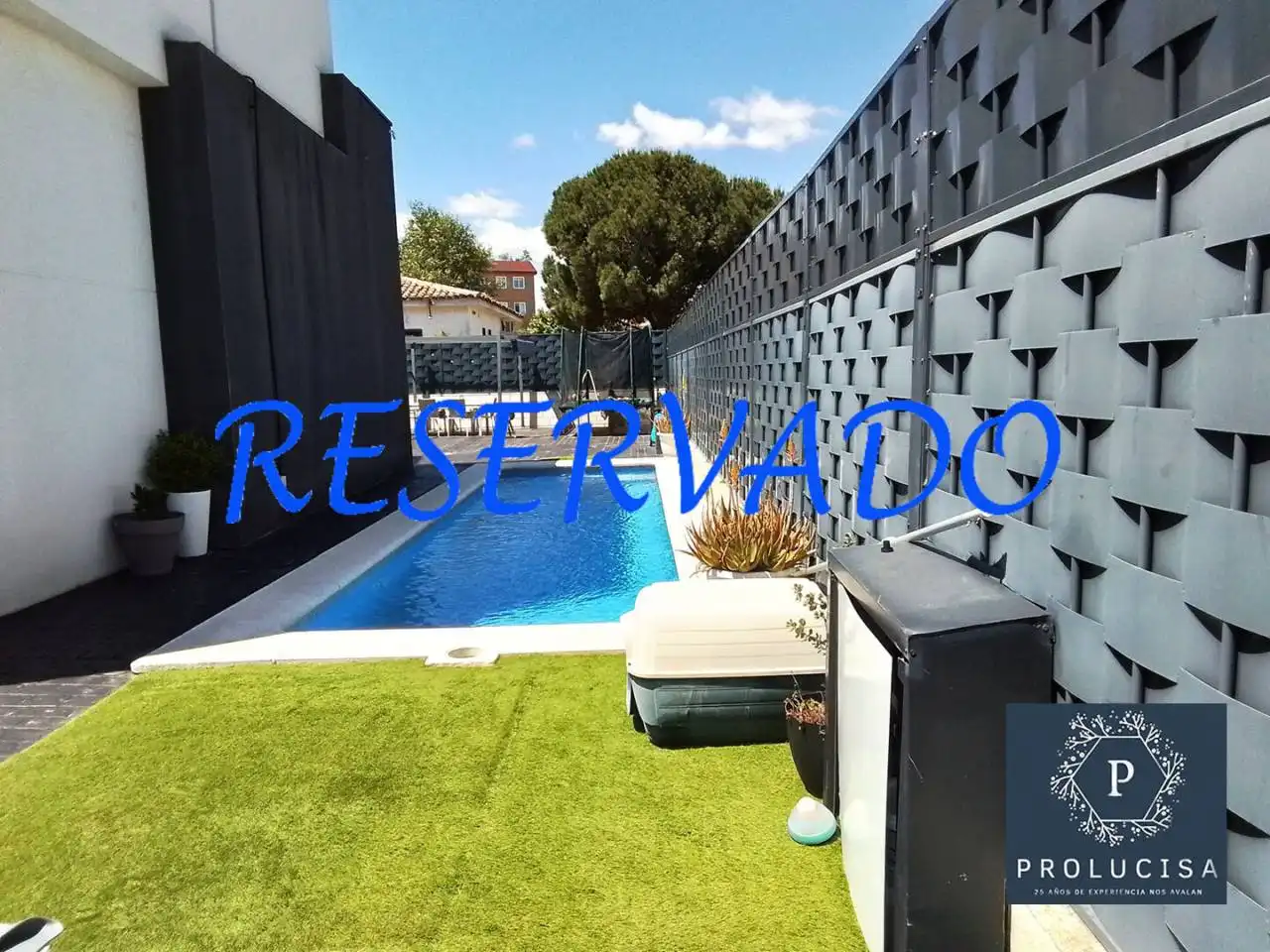 Piscina de Casa adosada en venda en Moraleja de Enmedio amb Aire condicionat, Calefacció i Terrassa