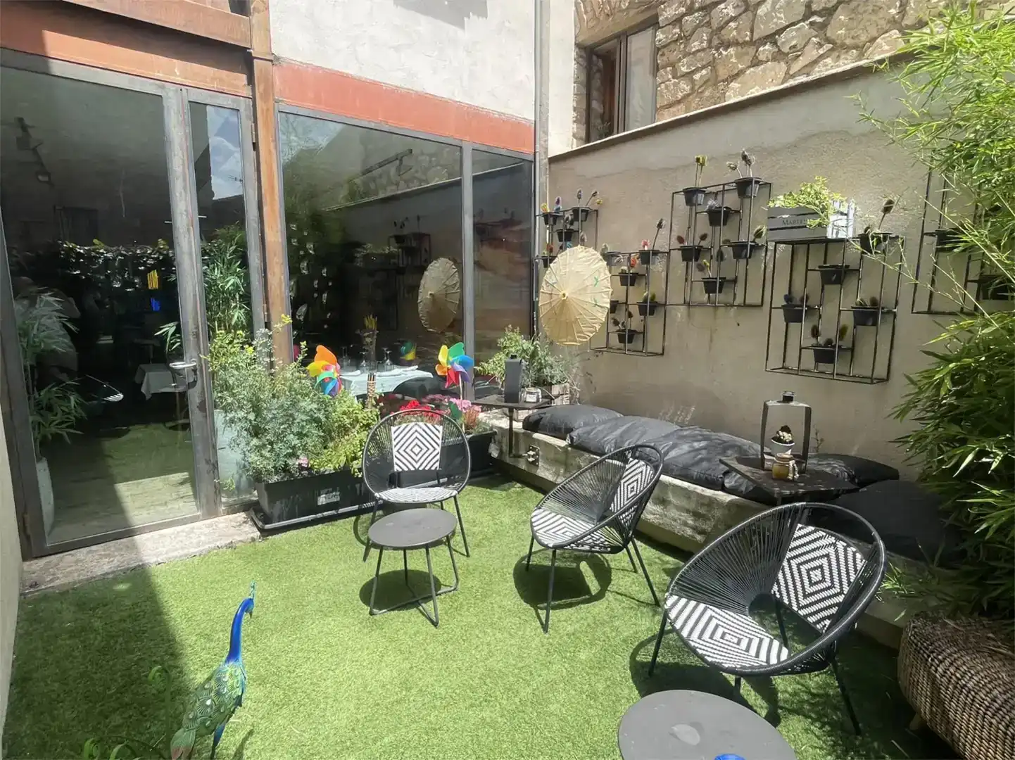 Terraza de Local en venta en Medinaceli con Aire acondicionado