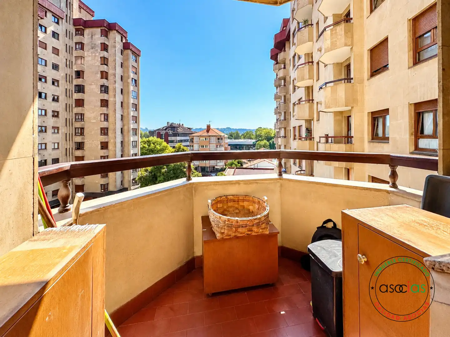 Terrassa de Pis en venda en Gijón  amb Calefacció, Jardí privat i Parquet