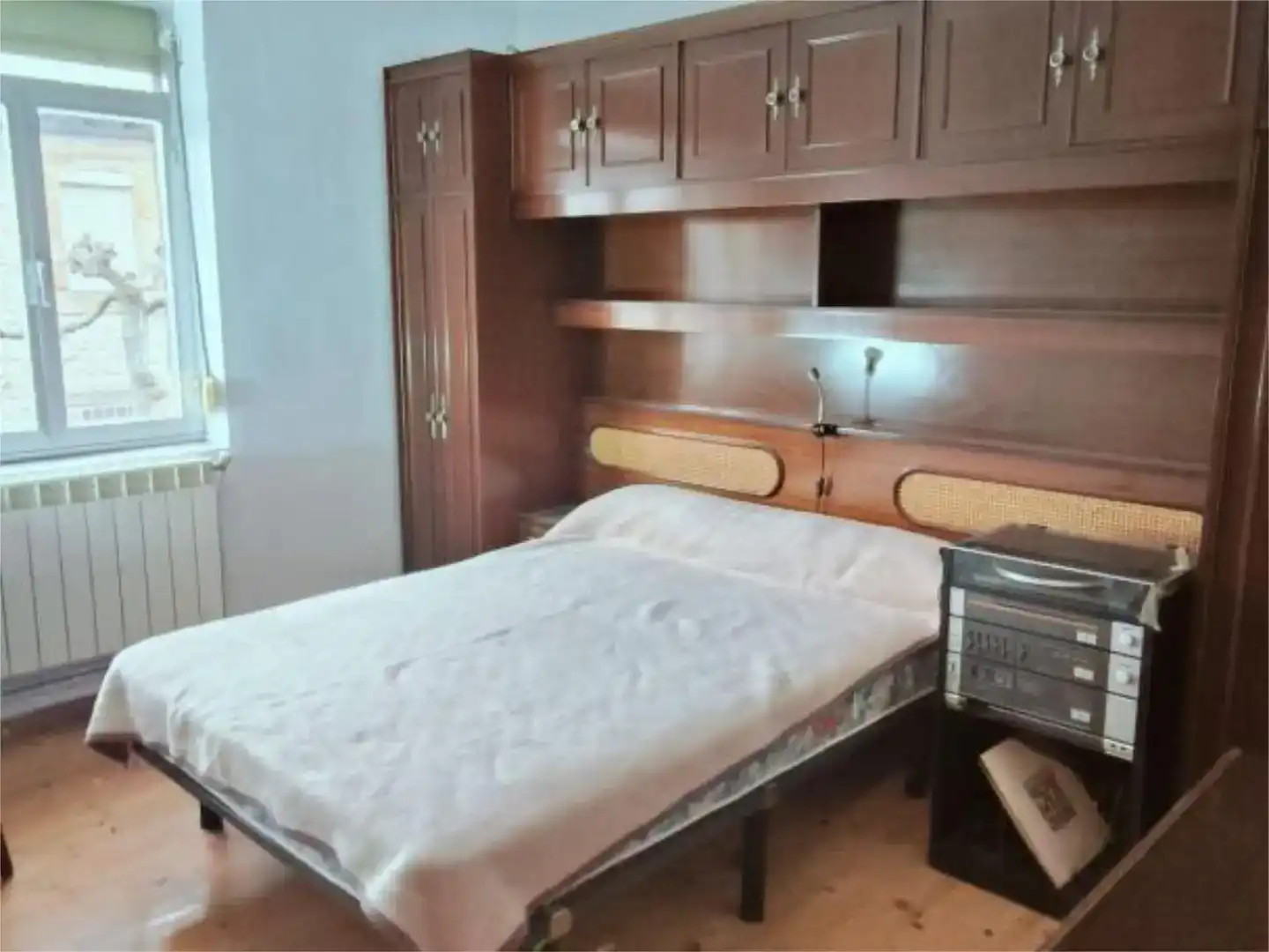 Schlafzimmer von Wohnung zur Miete in Valdeolea mit Parkett, Abstellraum und Möbliert