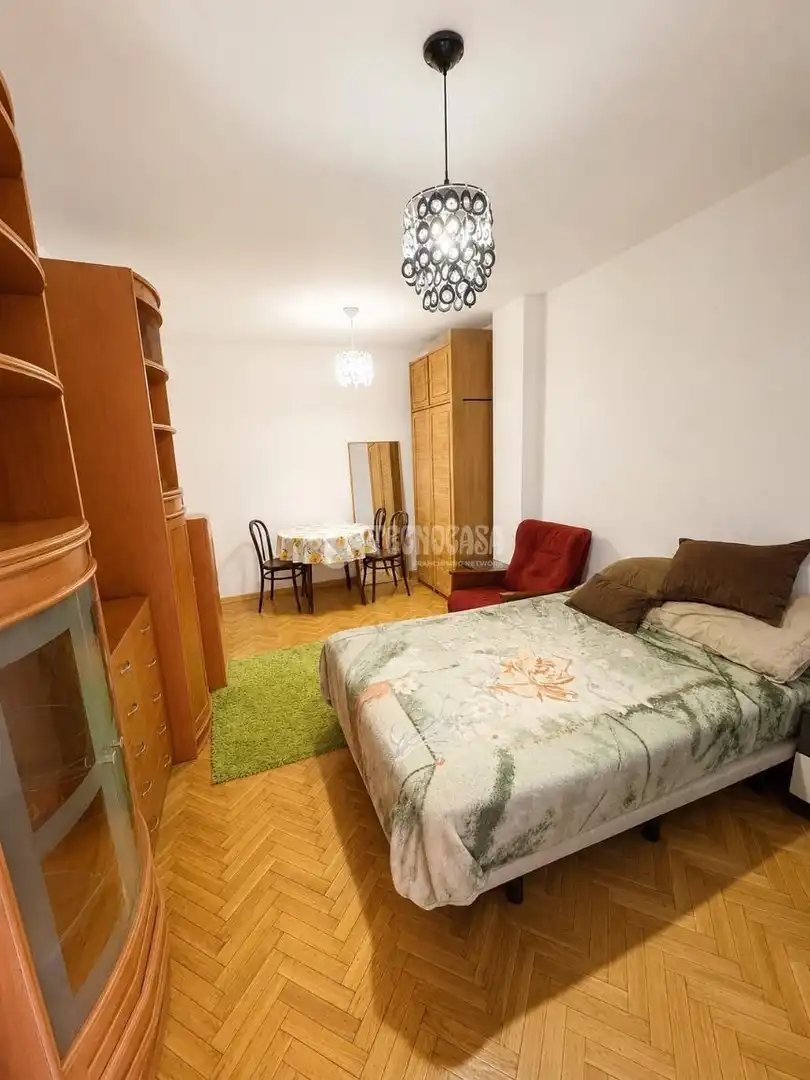 Habitación de Piso en venta en Madrid con Calefacción y Terraza