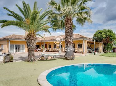 Casa con piscina en venta en La Collada - Sis Camins