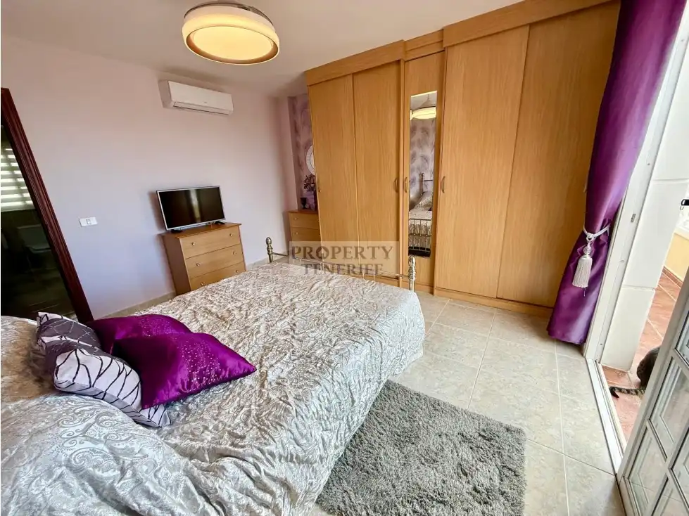 Habitación de Casa o chalet en venta en Arona con Terraza, Piscina y Amueblado