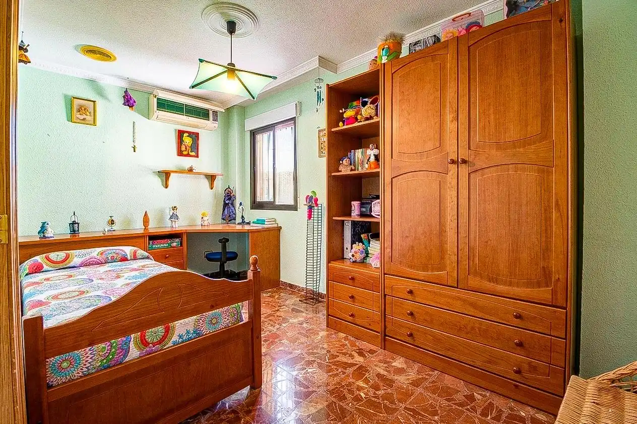 Dormitori de Casa o xalet en venda en Motril