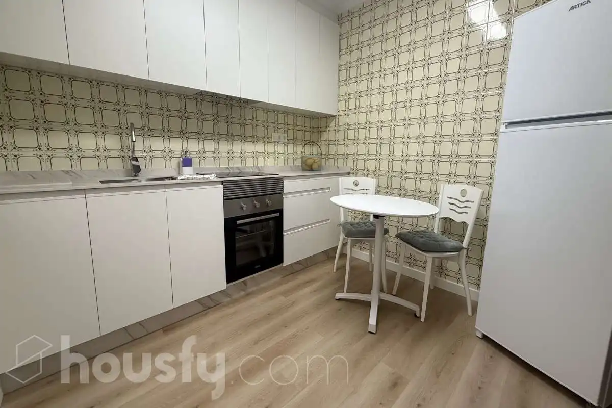 Küche von Wohnung zur Miete in Torrevieja mit Parkett, Terrasse und Möbliert