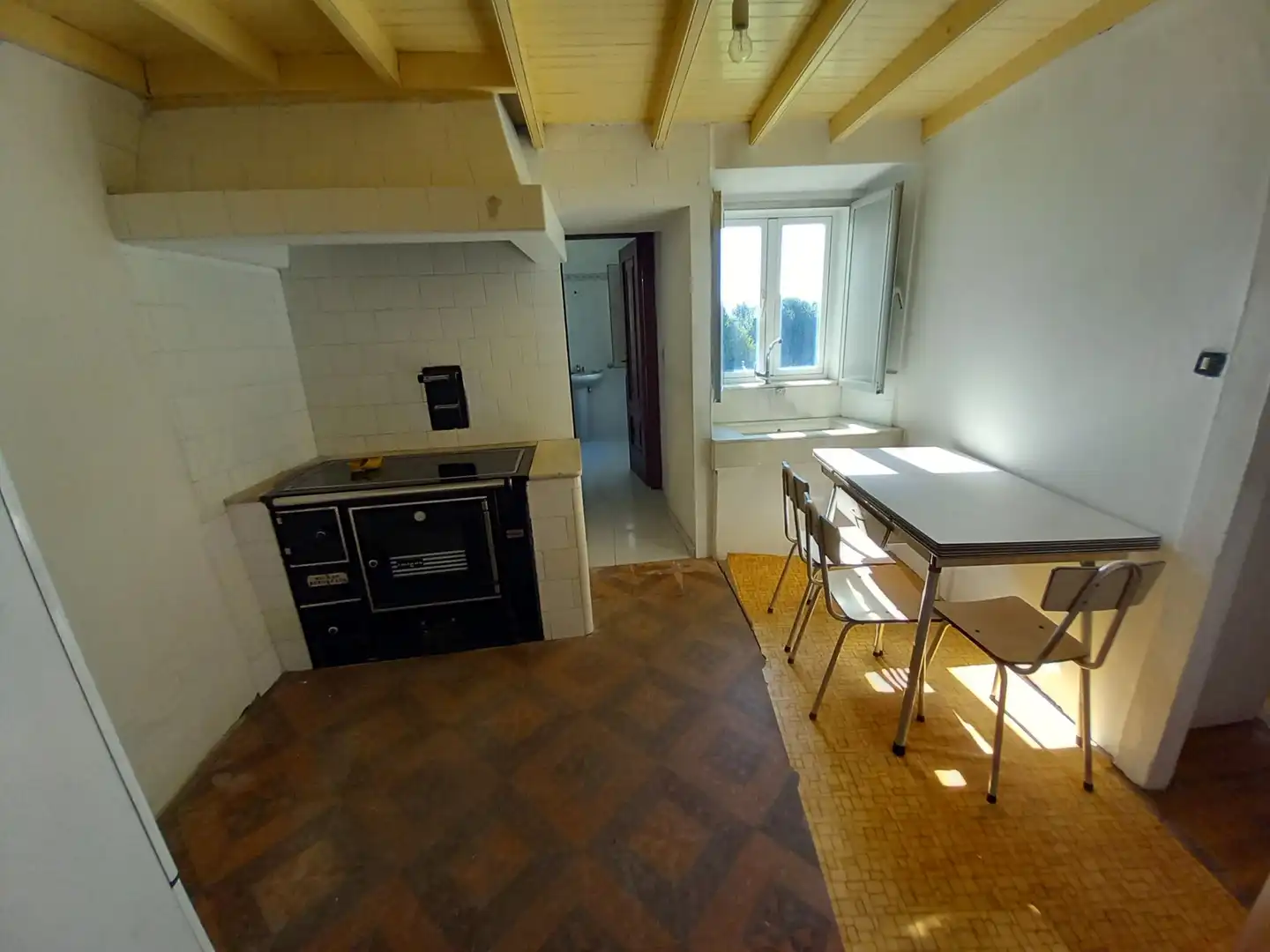 Cuina de Casa o xalet en venda en Ribeira amb Jardí privat, Traster i Moblat