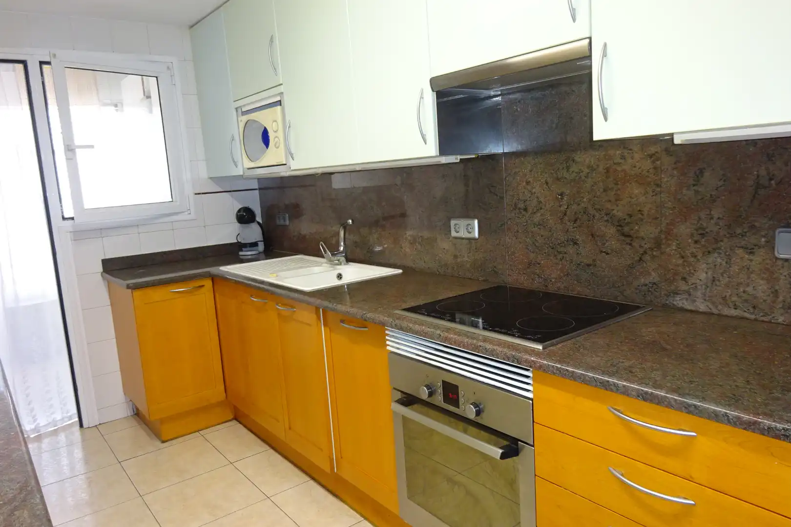 Flat for rent in Carrer del Bassegoda, Santa Eugènia
