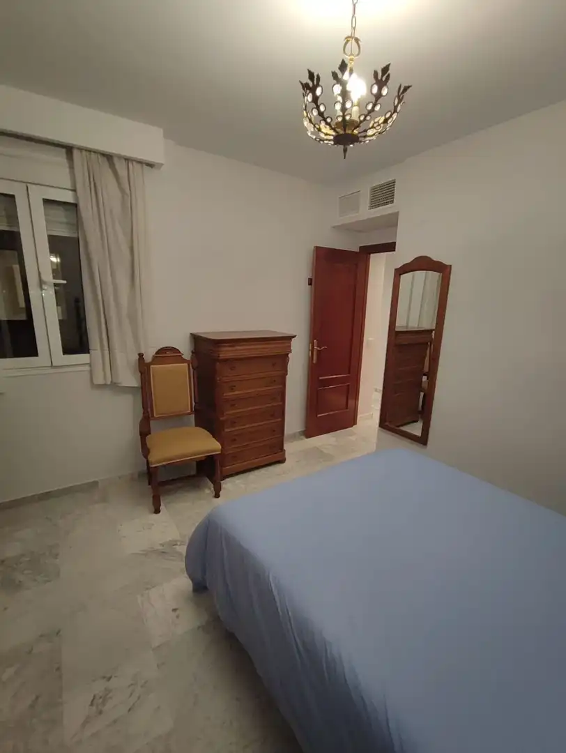 Habitación de Piso de alquiler en Sevilla con Aire acondicionado, Calefacción y Horno