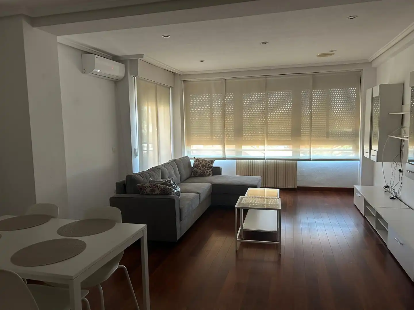 Living room of Flat for rent in Elche / Elx  with Air Conditioner, Heating and Parquet flooring