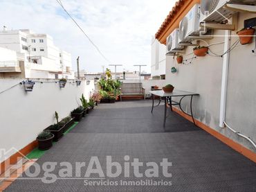 Casa con balcone in vendita a Carrer JAUME ROIG