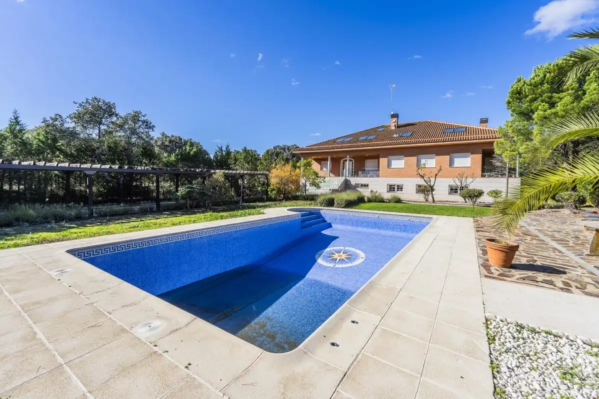 Casa o xalet en venda a Calle Principal, Navalquejigo - Los Arroyos