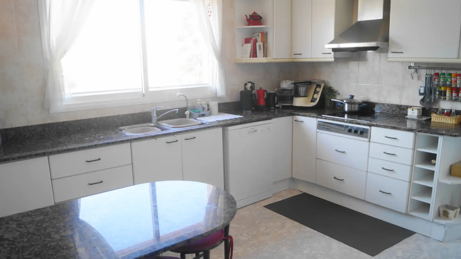 Küche von Haus oder Chalet zum Verkauf in L'Ametlla del Vallès mit Klimaanlage, Heizung und Privatgarten
