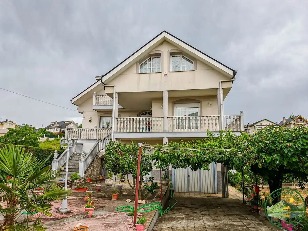 Vista exterior de Casa o chalet en venta en Cacabelos con Calefacción, Jardín privado y Terraza