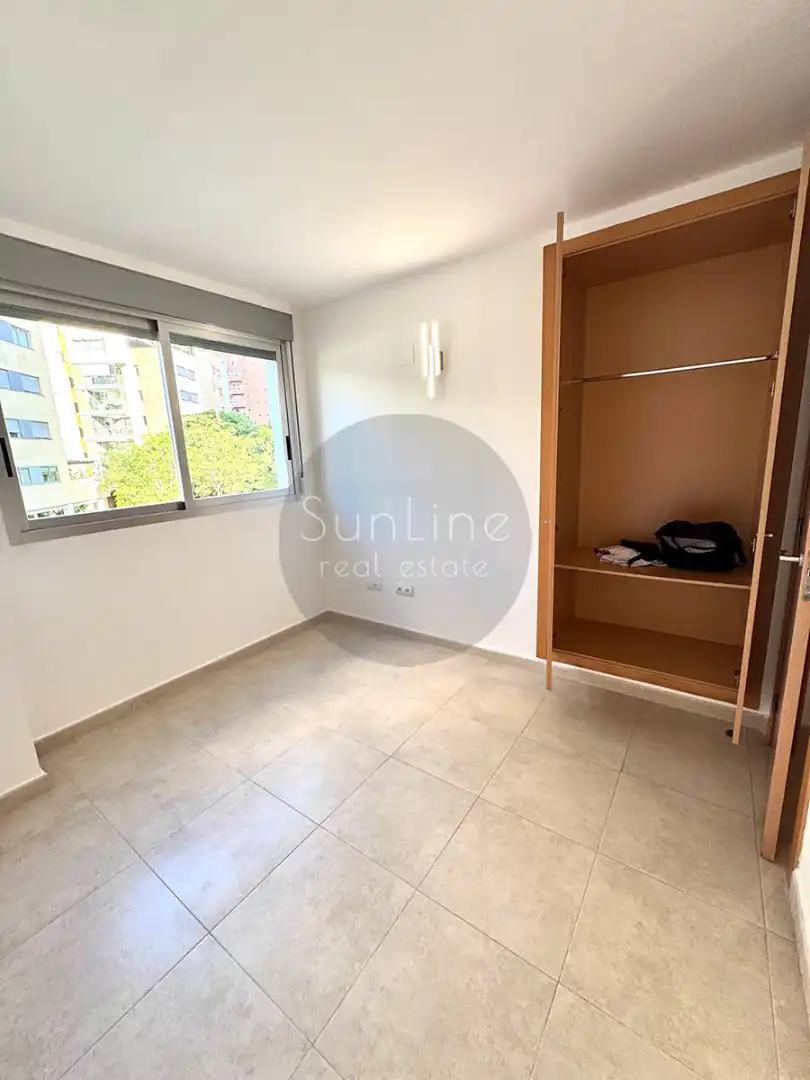 Habitación de Piso de alquiler en Valencia con Aire acondicionado, Terraza y Piscina comunitaria