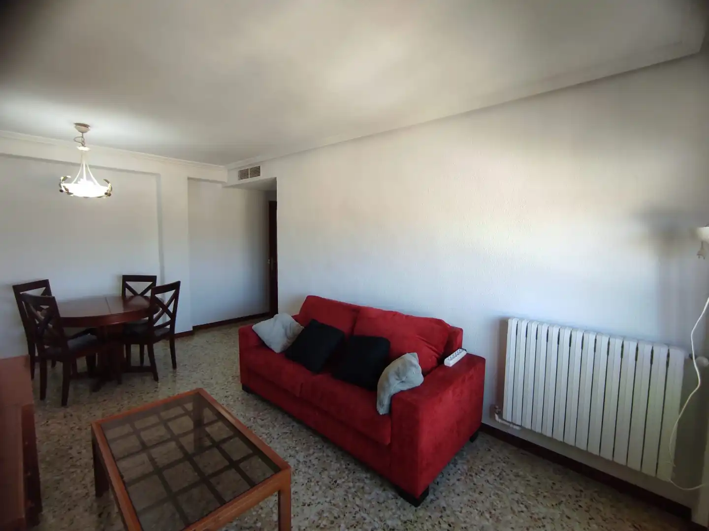 Living room of Flat for sale in Zaragoza  with Air Conditioner, Heating and Oven