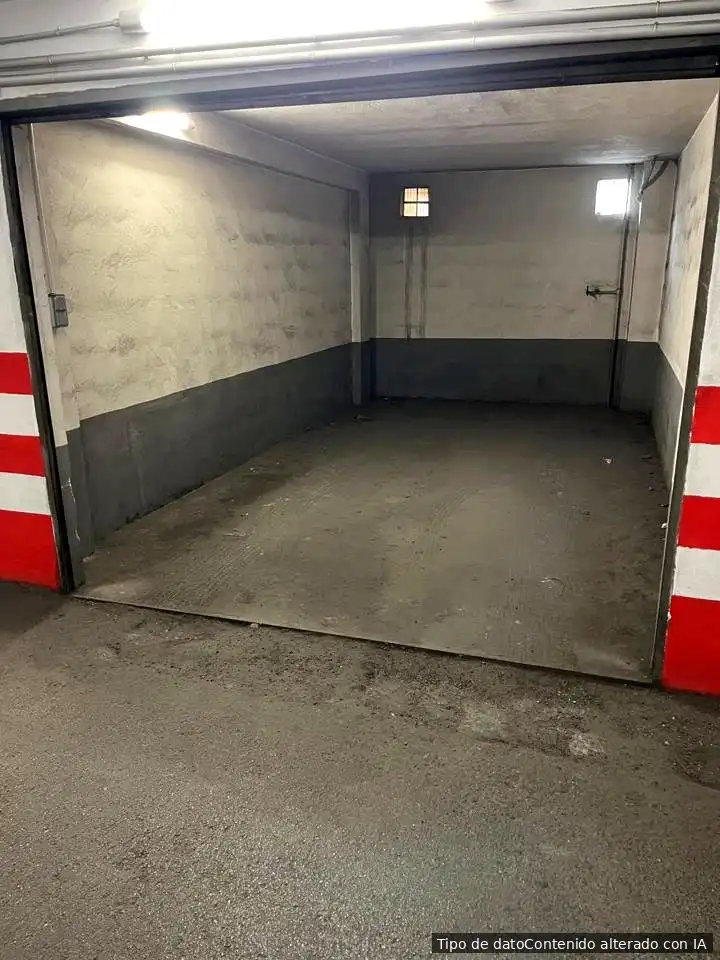 Parking for sale in Carrer de Berenguer de Tornamira, imagen 3