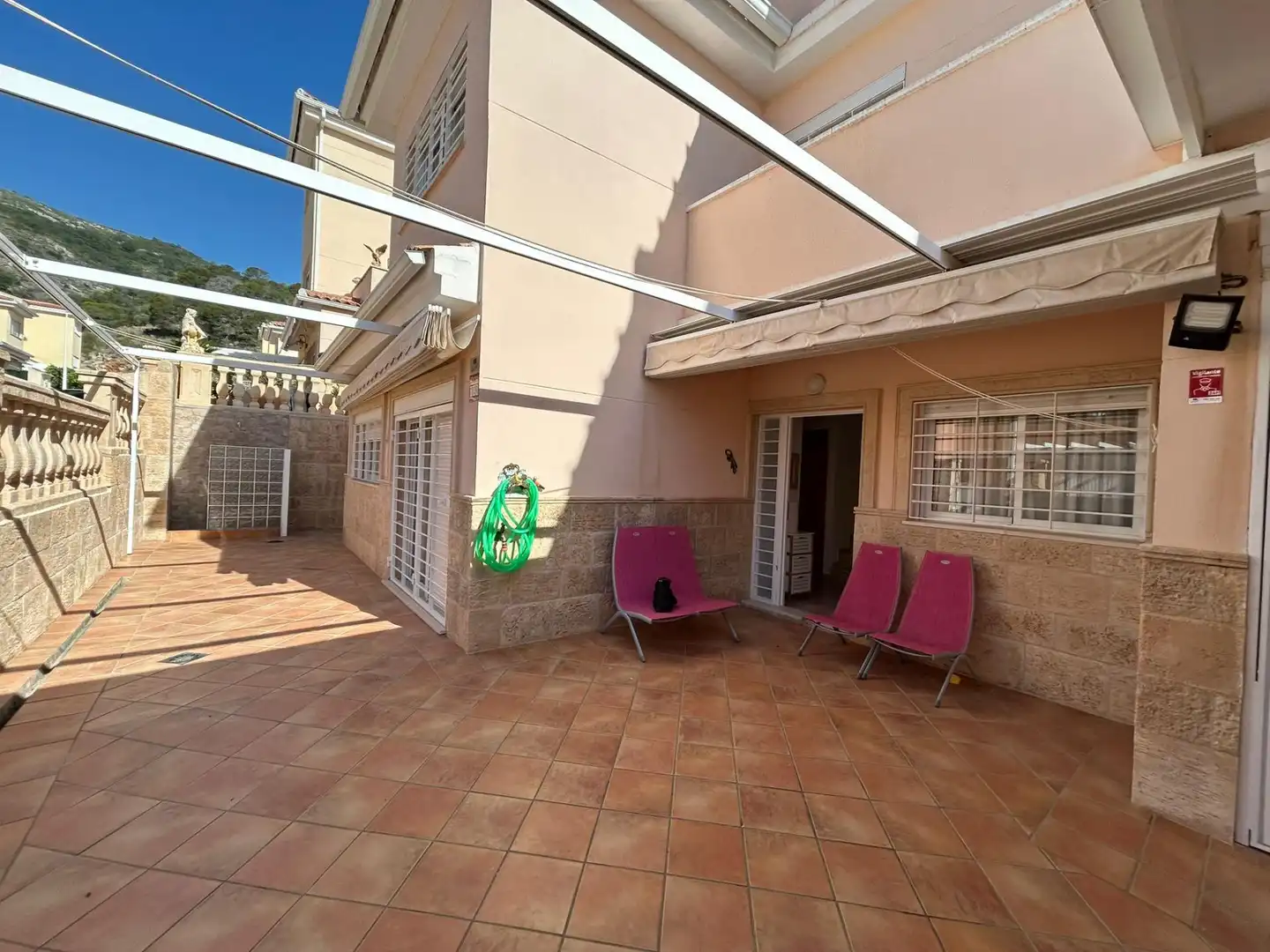 Terrasse von Einfamilien-Reihenhaus zum Verkauf in Cullera mit Klimaanlage, Terrasse und Möbliert