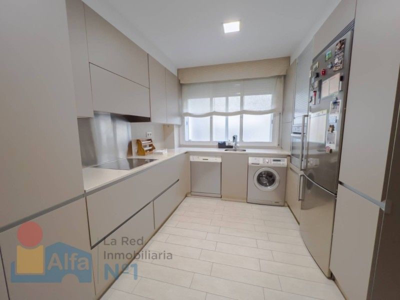 Piso en venta en O Castro, Centro Urbano