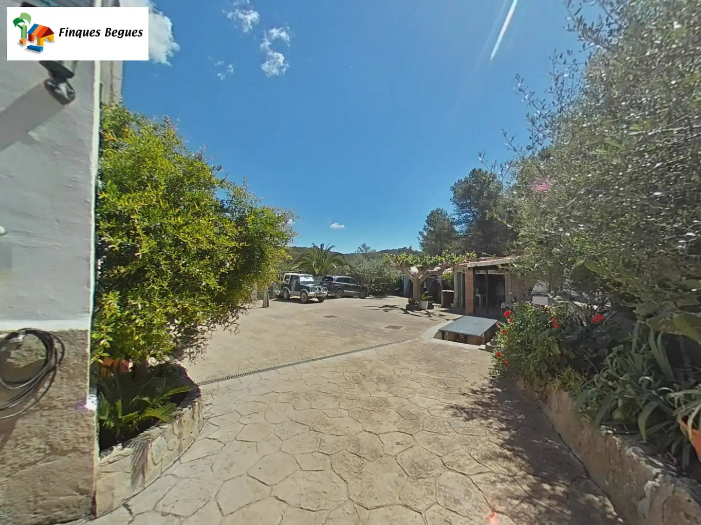 Aparcament de Finca rústica en venda en Begues amb Calefacció, Jardí privat i Moblat